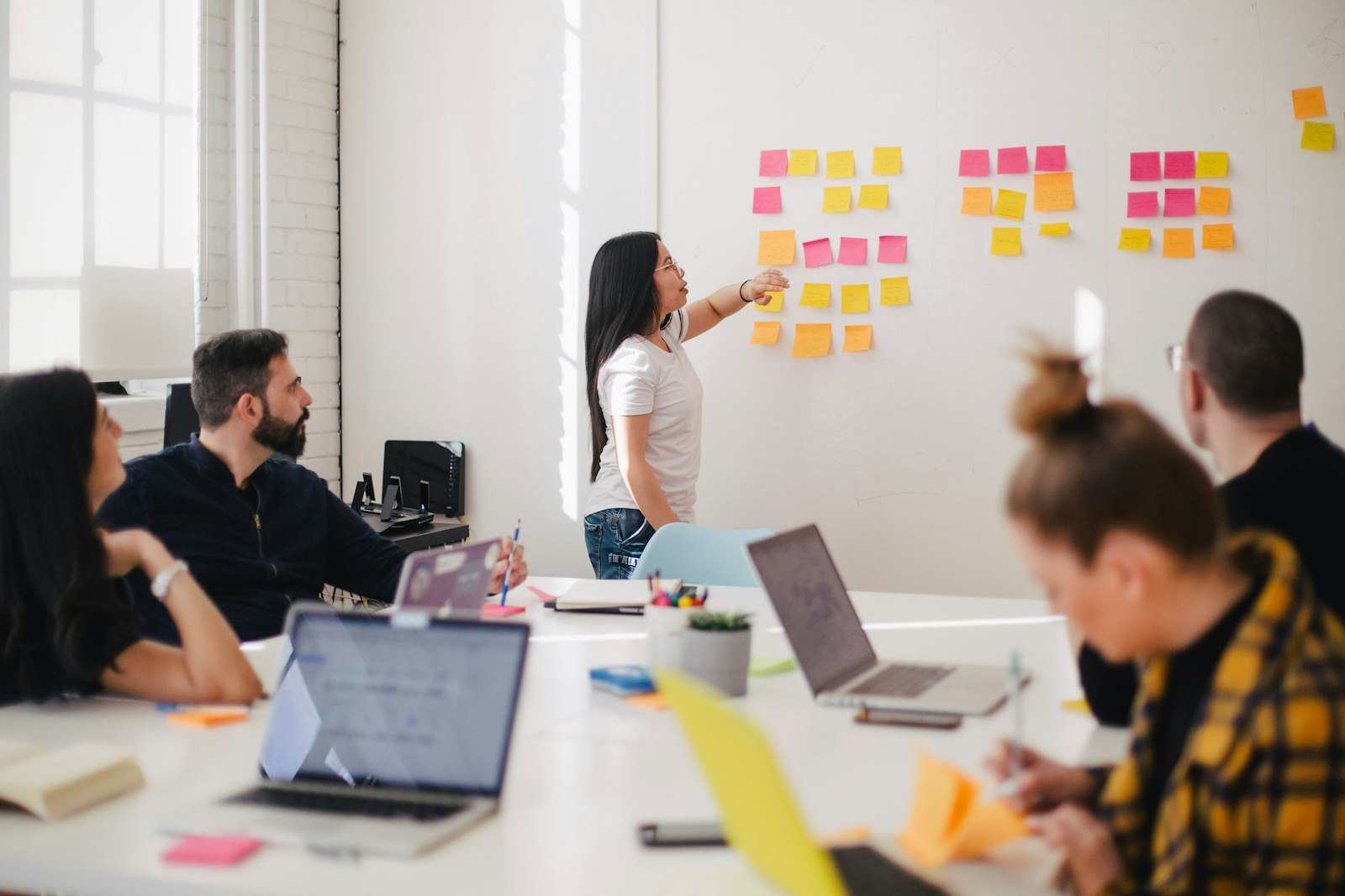 Whiteboard session on AI-assisted reporting hygiene